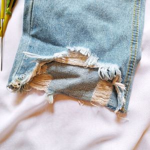 Trendy Distressed Jeans