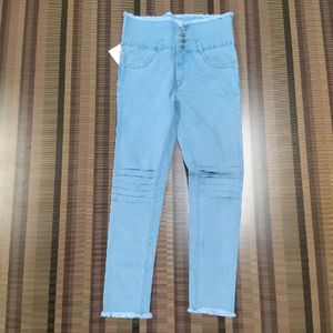 R-64 Size 28 Knee Cut Slim Fit Women Denim Jeans