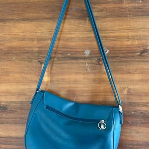 Baggit Sling Bag In Good Condition