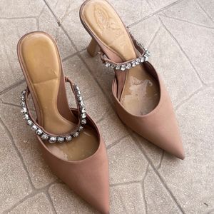 Selling Zara Heels