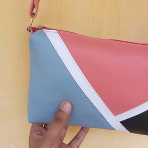 WOMEN TRANDING HANDBAGS