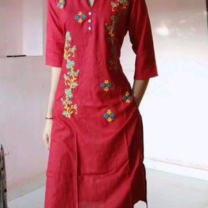 Collar Neck Red Khurti