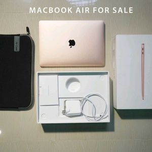 Macbook Air 2020 (13.3inch)  8GB Ram 256 GBMint