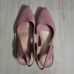 Textured Pointed Shoe