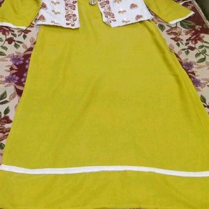 Women Cotton Kurta With Half Jacket