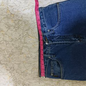 B5001 Baggy Jeans Size 28 B180