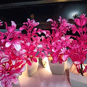 4 Artificial Flowers Pot