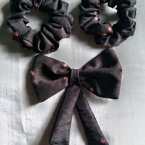 Black Scrunchies.