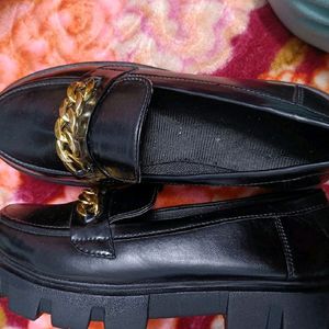 Black Casual Chain Styled Loafers For Women