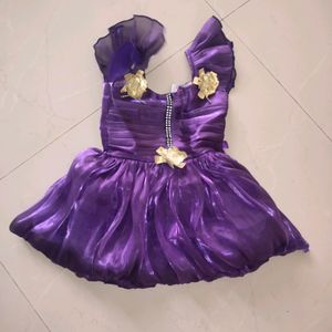 A beautiful baloon frock for Girl