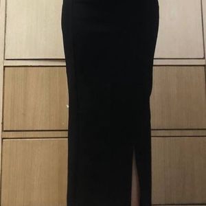 Black Solid Stretchable Midi Skirt