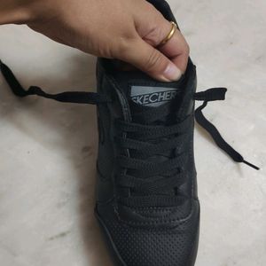 Skechers Sneaker (Authentic)