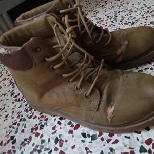 USED BROWN HIGH NECK SHOES/BOOTS