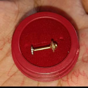 Pure 22 Crt Nose pin