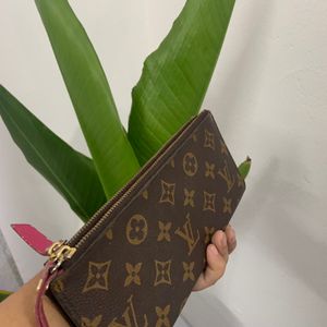 Louis Vuitton Authentic Coded Adele Wallet🤎