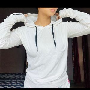 Hoddie White Top