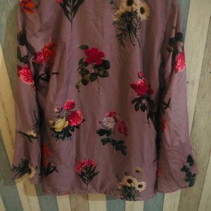 Libas floral top bell sleeves