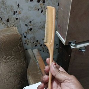 Tail Comb