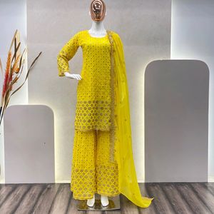 Beautiful & Comfortable Sarara Outfit