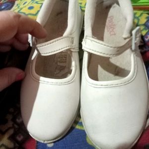 Kids School Shoe White At 99rs Or 700coins