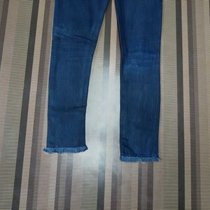 Z-35 Size 30 Slim Fit Women Denim Jeans