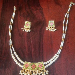 Beautiful Set alongwith Earings