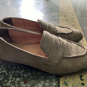 Sued leather camel loafers 9 number