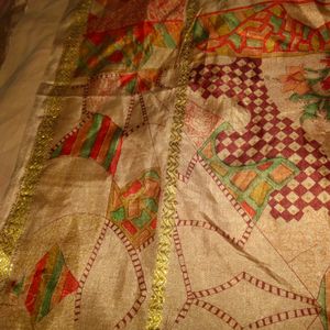 Women Light Weight Silk Like Saree