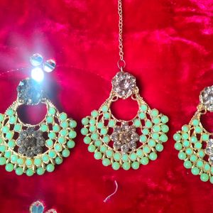 Trendy Earrings And Mangtikka Jwellery Sets