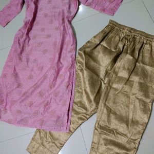 Pinky Kurti Set