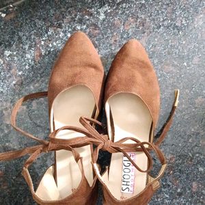 Brown Colour Velvet Bellies Shoe