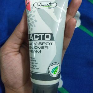 LACTO dark Spot Remover Cream