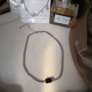 Beautiful Sliver Choker With Black Rhinestone