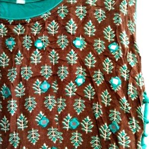 📢 Sale 📢 Sale 📢 Sale 📢 Beautiful Sleeveless Designer Green And Brown Full Kurti