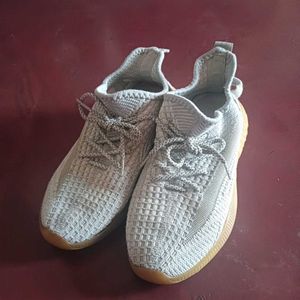 Yeezy Sports Shoes