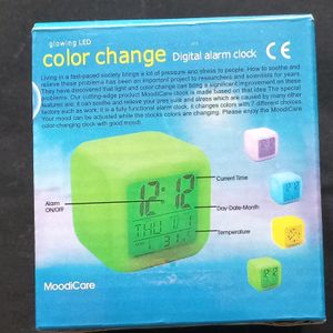 COLOR CHANGE DIGITAL ALARM CLOCK