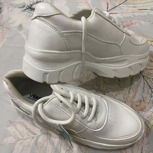 new white sneakers (womens)