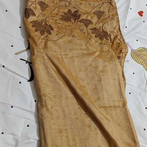 Saree With Blouse And Peticoat