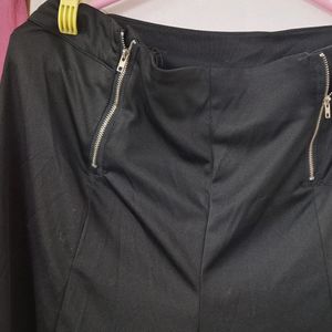 Black Zipped Pant