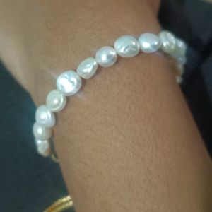 Pebble Shell Pearl Adjustable Bracelet