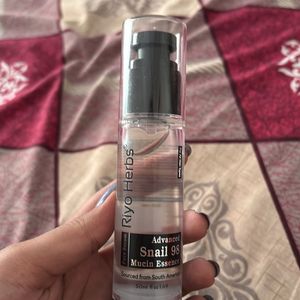 Riyo Herbs Advanced Snail 98 Essence Face Serum