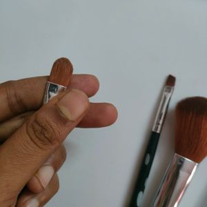 Women's Kajal 👁️‍🗨️ branded And Make-up Brushes