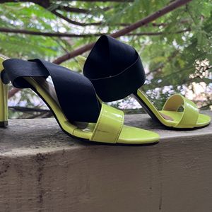 Stalk Pointed Heels With Straps Size 40