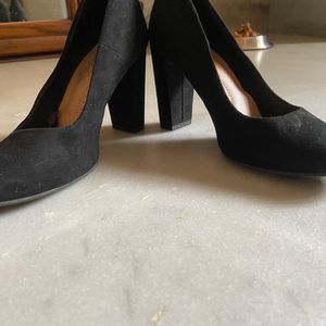 Stunning Black Pumps In Very Good Condition