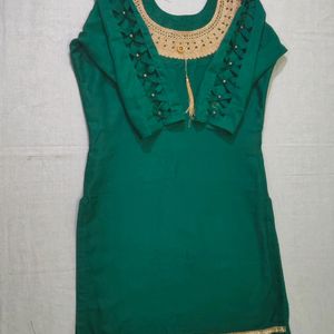 Green Ethnic Motif Embroidered Suit