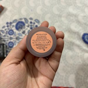 Makeup Revolution Under Eye Bright Corrector