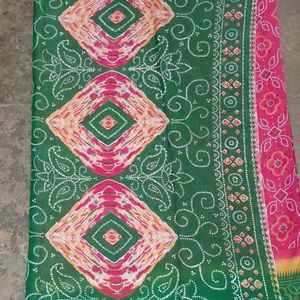 Red & Green Bandhani Saree