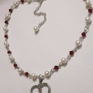 Elegant Cherry Pearl Necklace