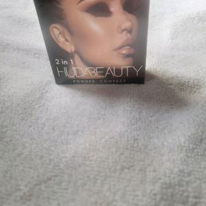 Huda Beauty Compact Powder