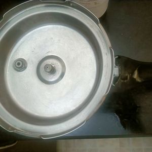 3 Litre Used Impex Brand Steel Cooker